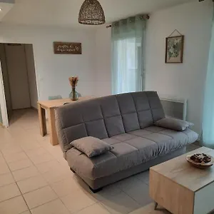 Appartement T2 Climatise Avec Terrasse, Port-Saint-Louis-du-Rhône